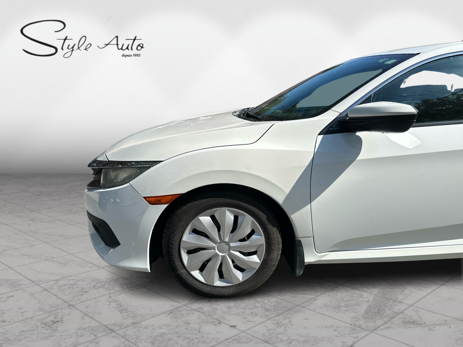 2016 Honda Civic Sedan - Image 9
