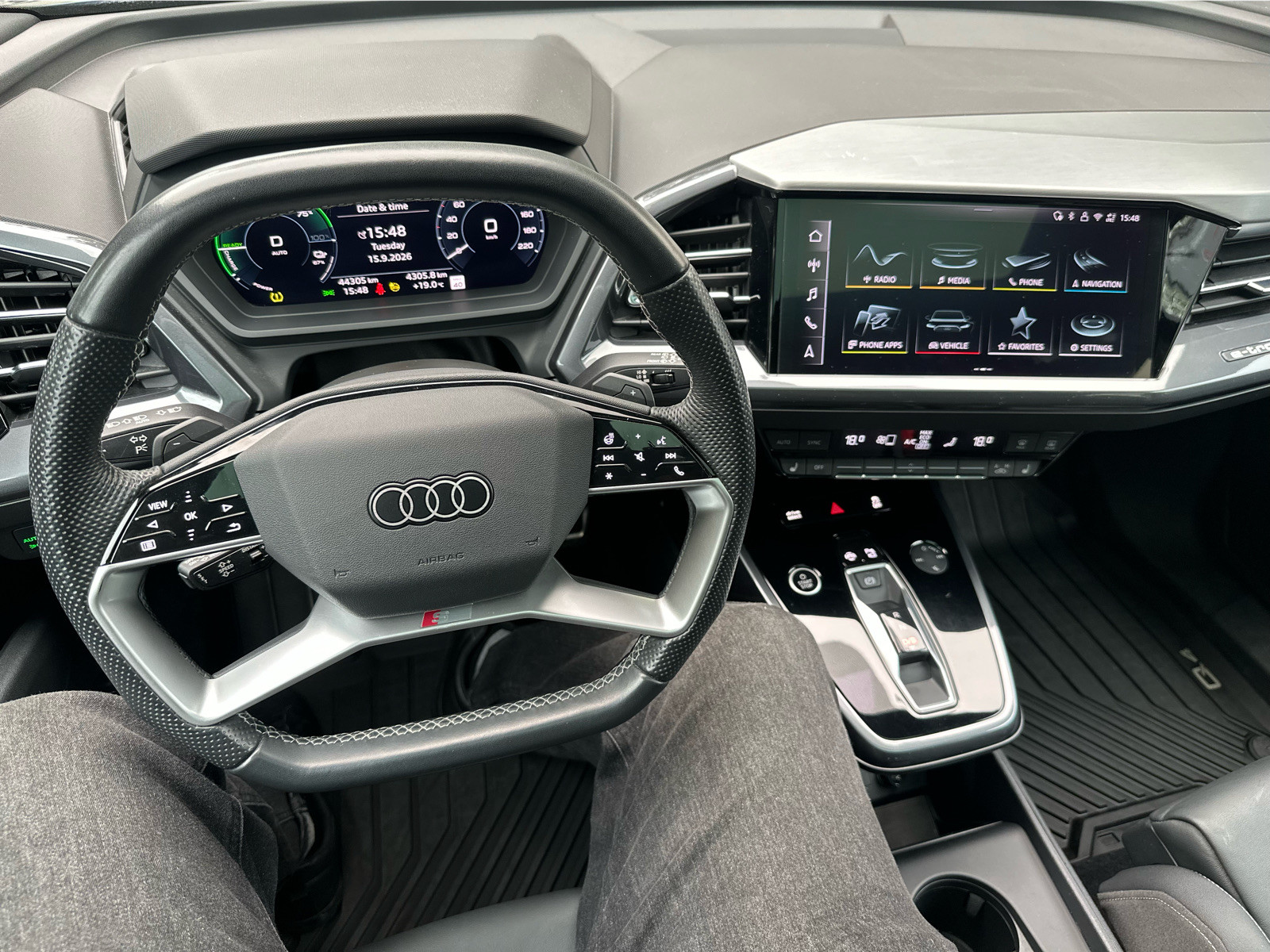 2024 Audi Q4 e-tron - Image 14