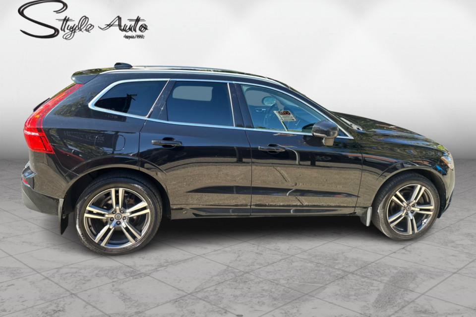 2021 Volvo XC60 - Image 7