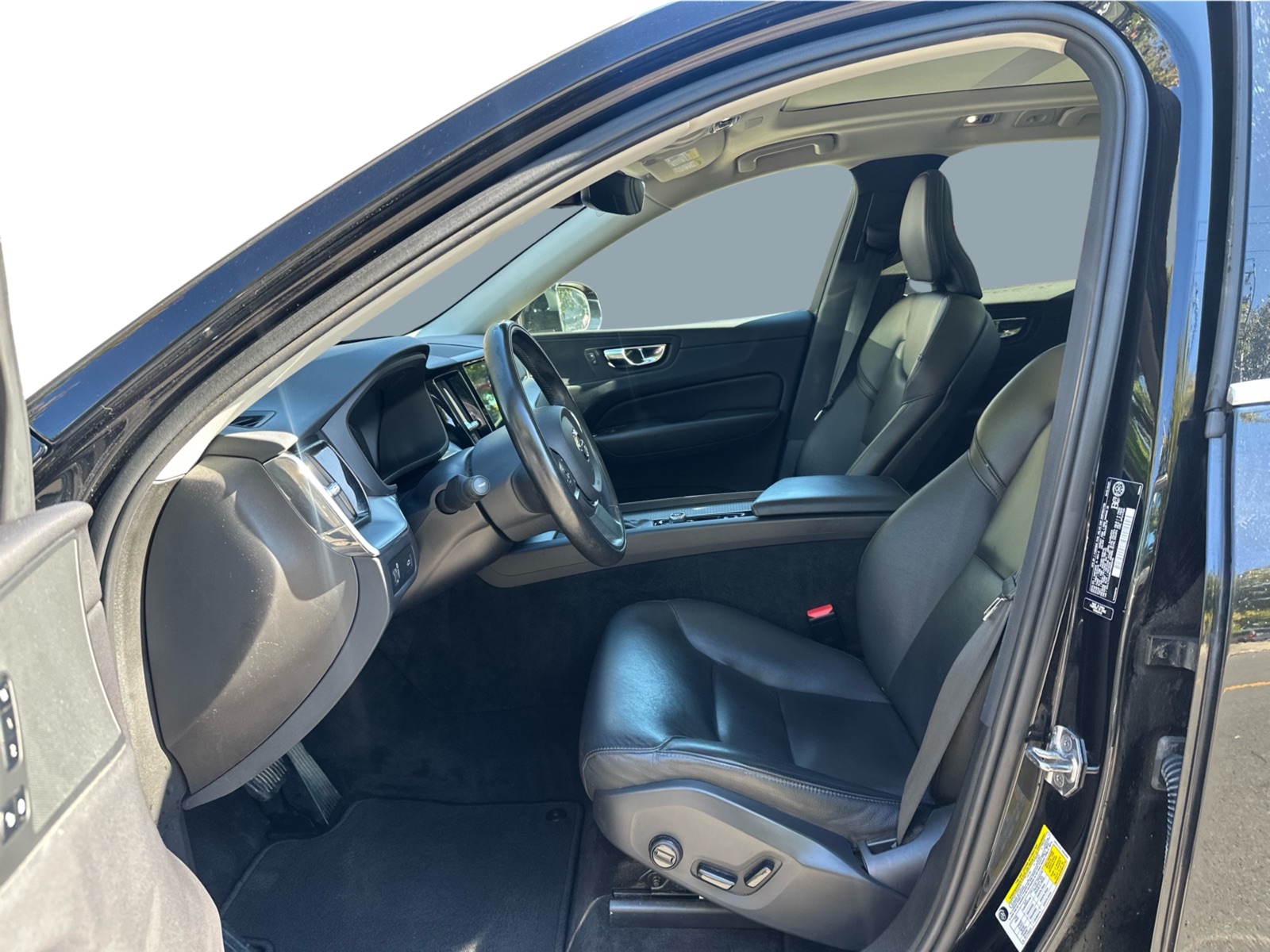 2021 Volvo XC60 - Image 11