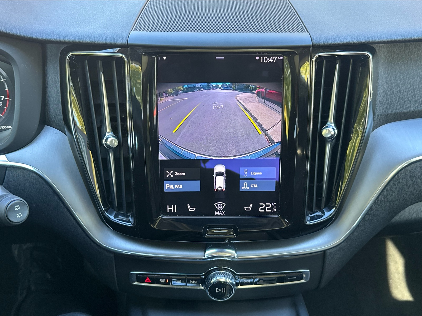 2021 Volvo XC60 - Image 15