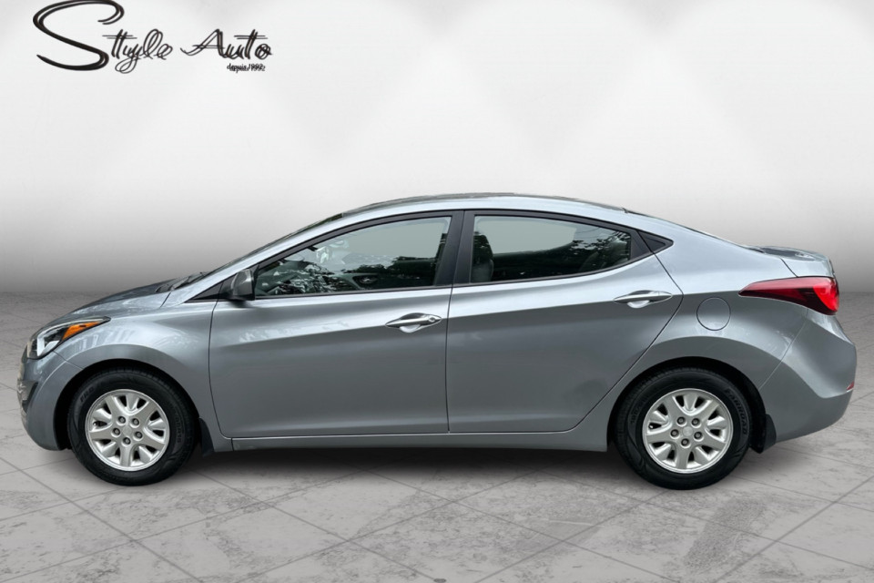 2016 Hyundai Elantra - Image 3