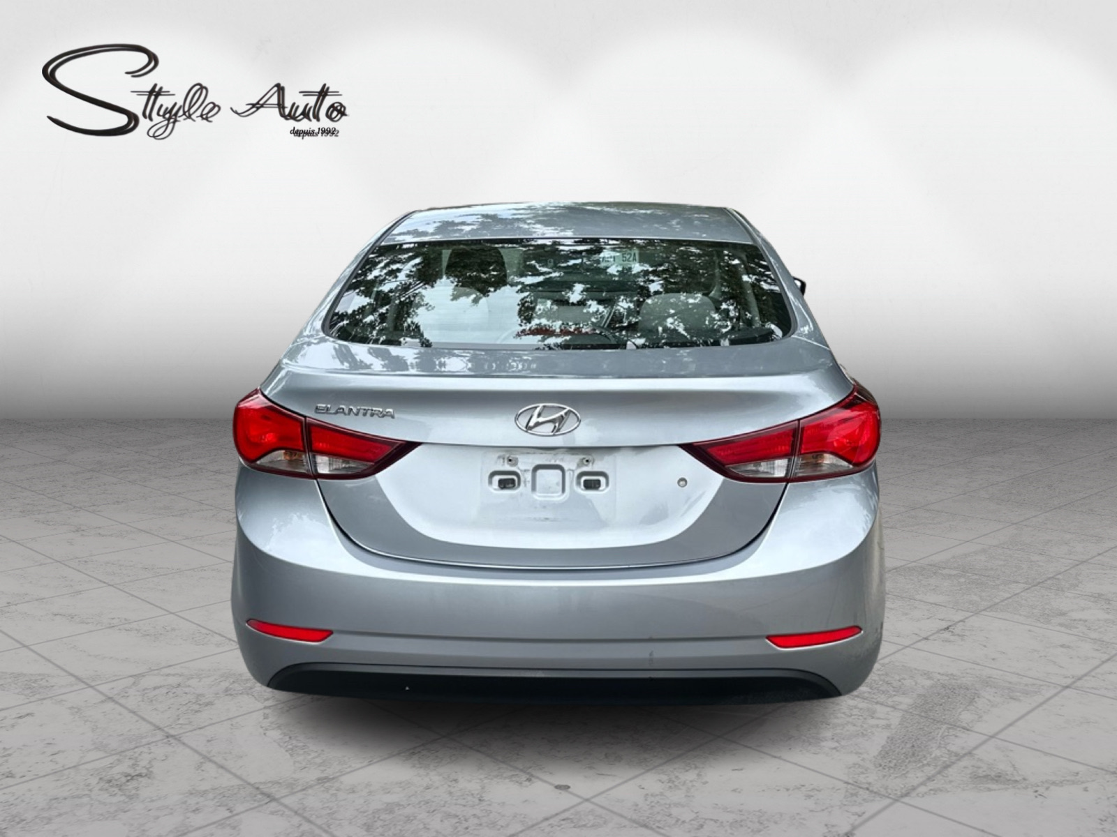 2016 Hyundai Elantra - Image 5