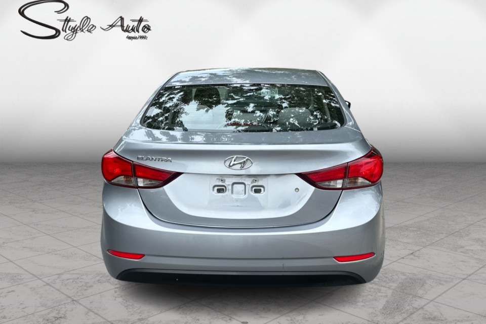 2016 Hyundai Elantra - Image 5