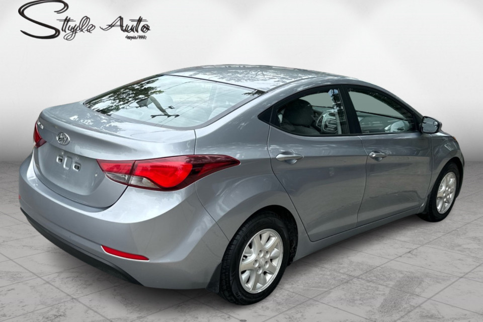 2016 Hyundai Elantra - Image 6