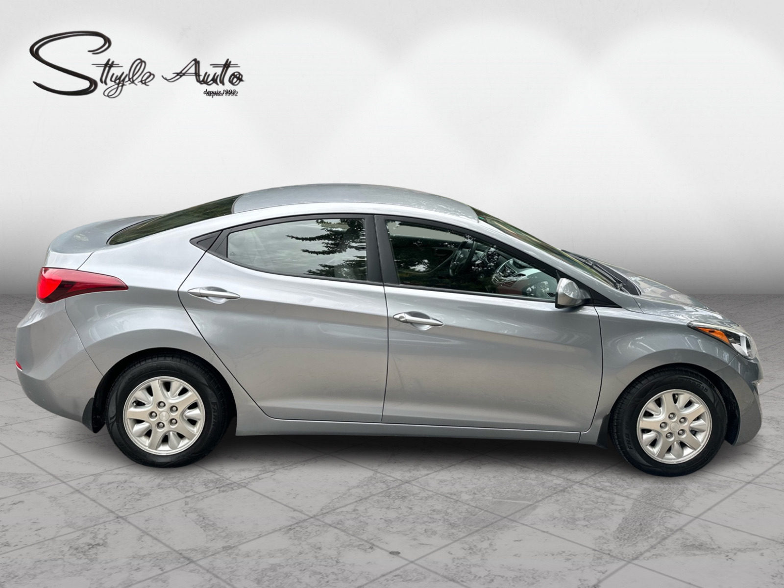 2016 Hyundai Elantra - Image 7