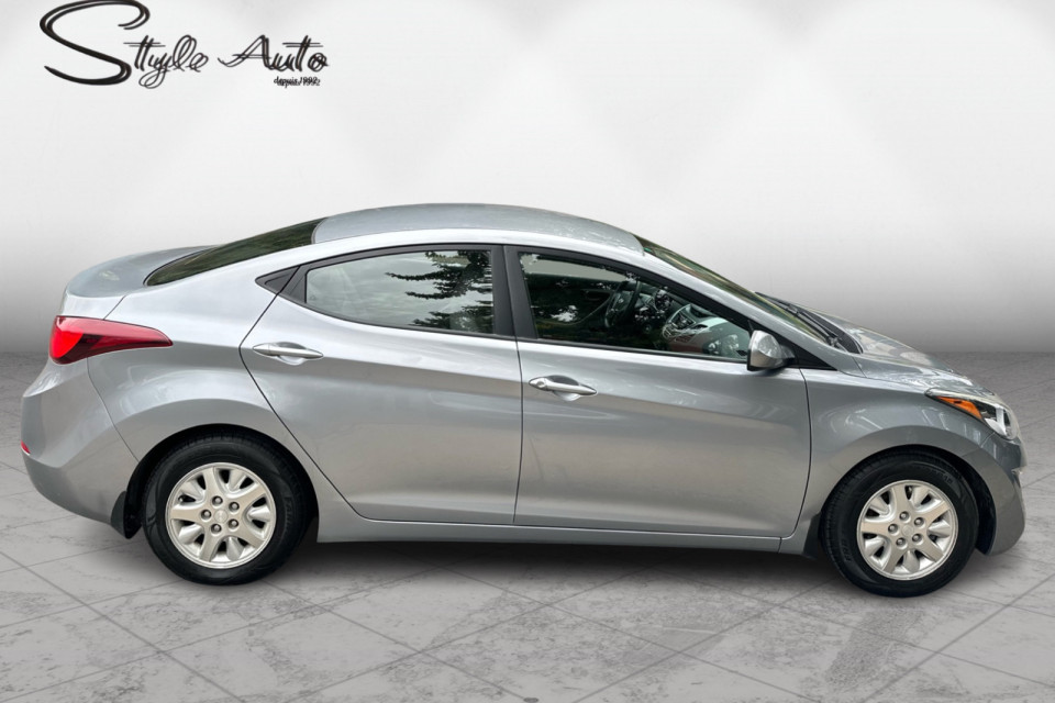 2016 Hyundai Elantra - Image 7