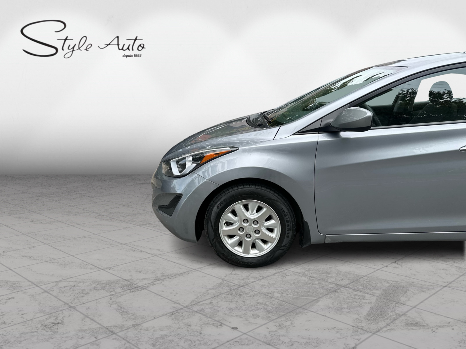 2016 Hyundai Elantra - Image 9