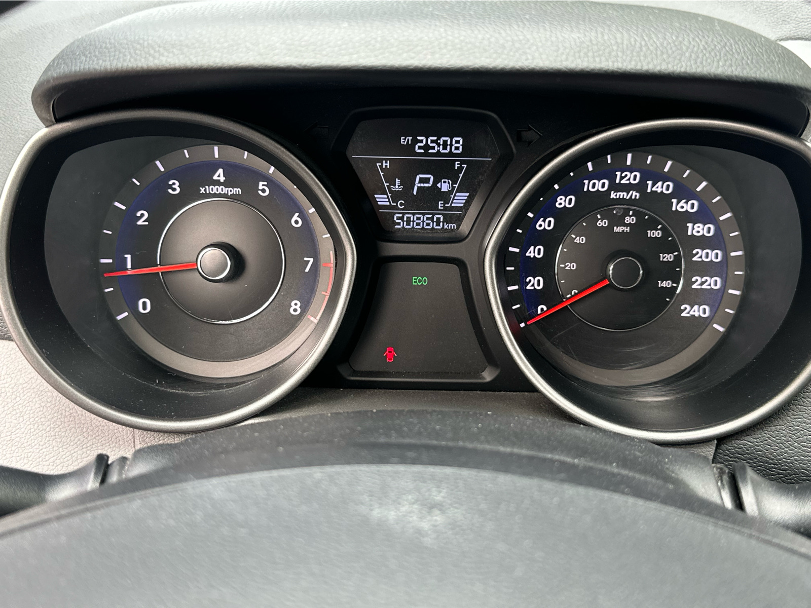 2016 Hyundai Elantra - Image 14