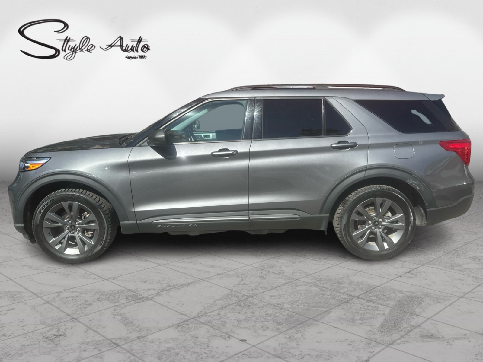 2021 Ford Explorer - Image 3