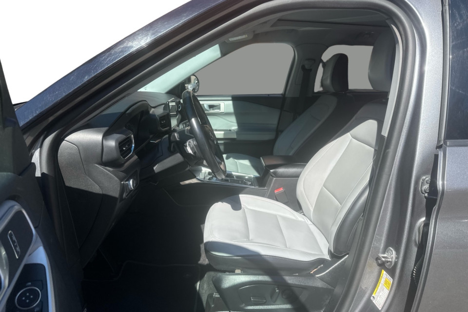 2021 Ford Explorer - Image 13