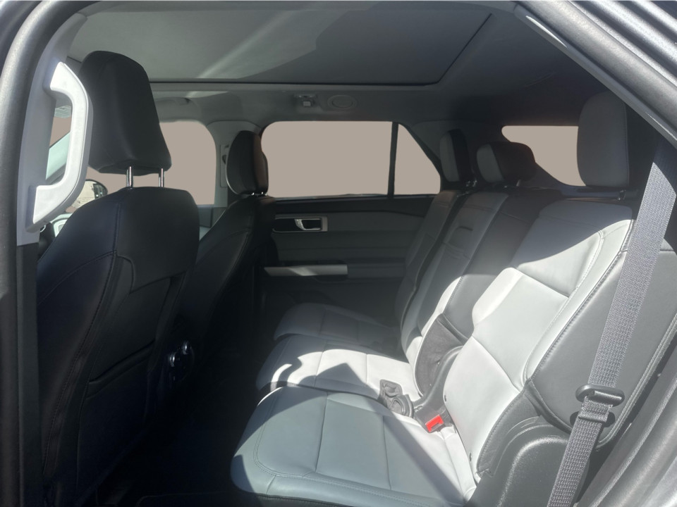 2021 Ford Explorer - Image 14