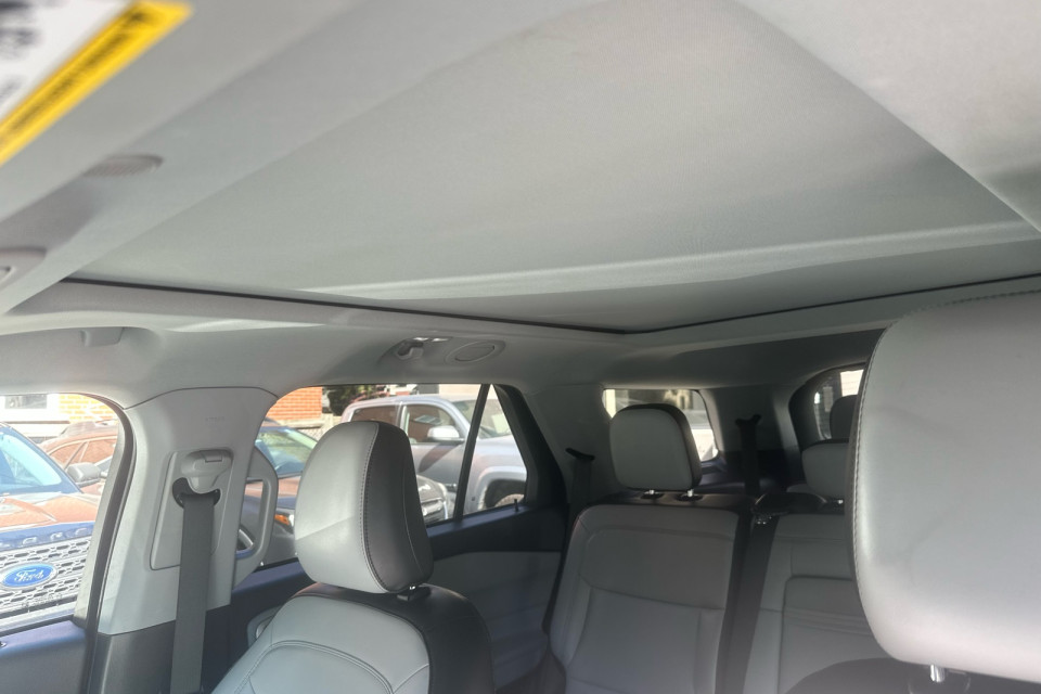 2021 Ford Explorer - Image 19