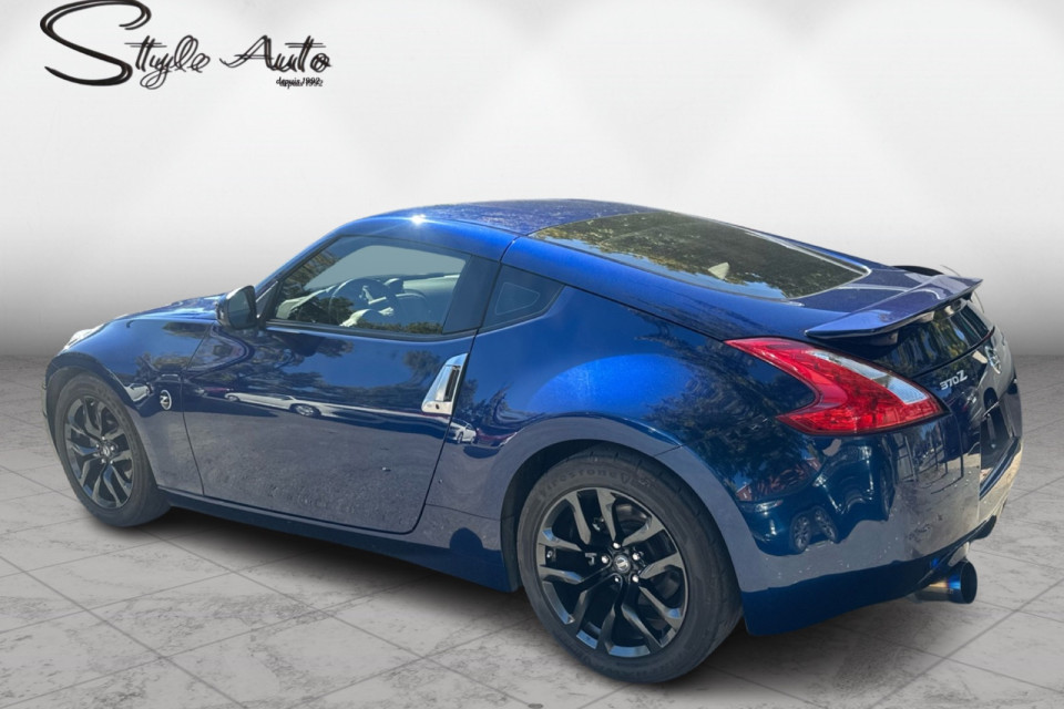 2017 Nissan 370Z - Image 2