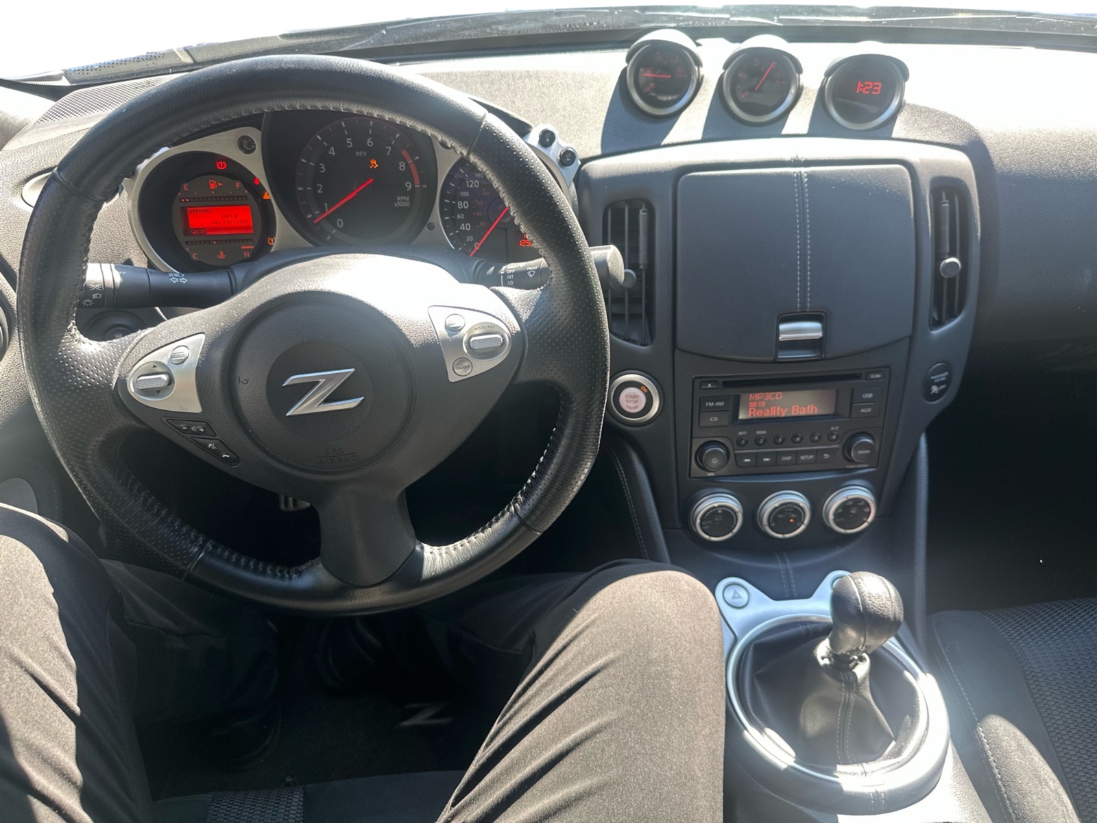 2017 Nissan 370Z - Image 10