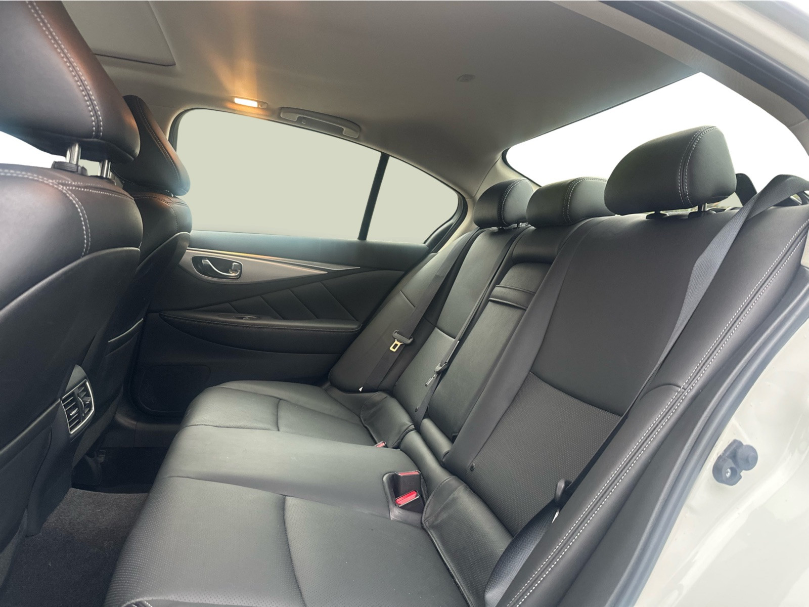 2022 INFINITI Q50 - Image 12