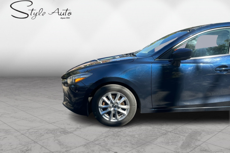 2018 Mazda Mazda3 - Image 9