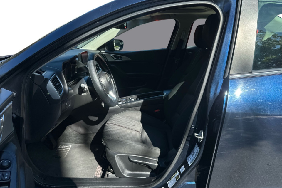 2018 Mazda Mazda3 - Image 11