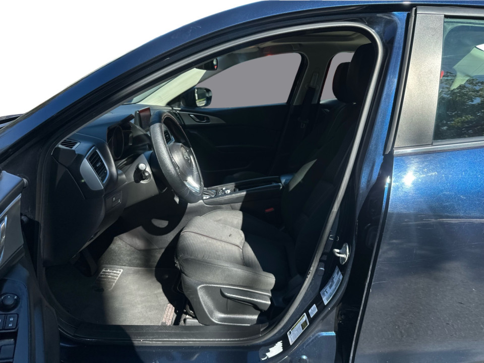 2018 Mazda Mazda3 - Image 11