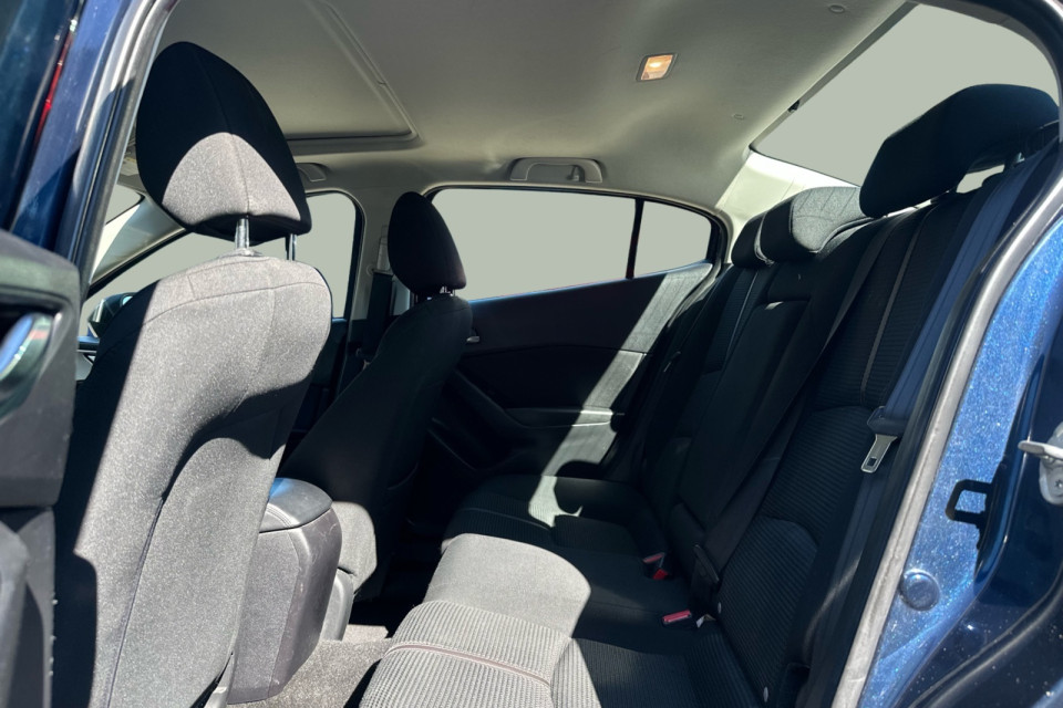 2018 Mazda Mazda3 - Image 12