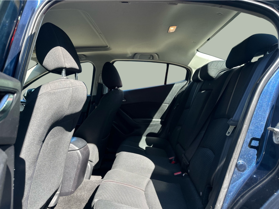 2018 Mazda Mazda3 - Image 12